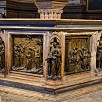 Foto: Bassorilievo in Bronzo la Fede di Raffaello - Duomo di Santa Maria Assunta - sec. XIII (Siena) - 6